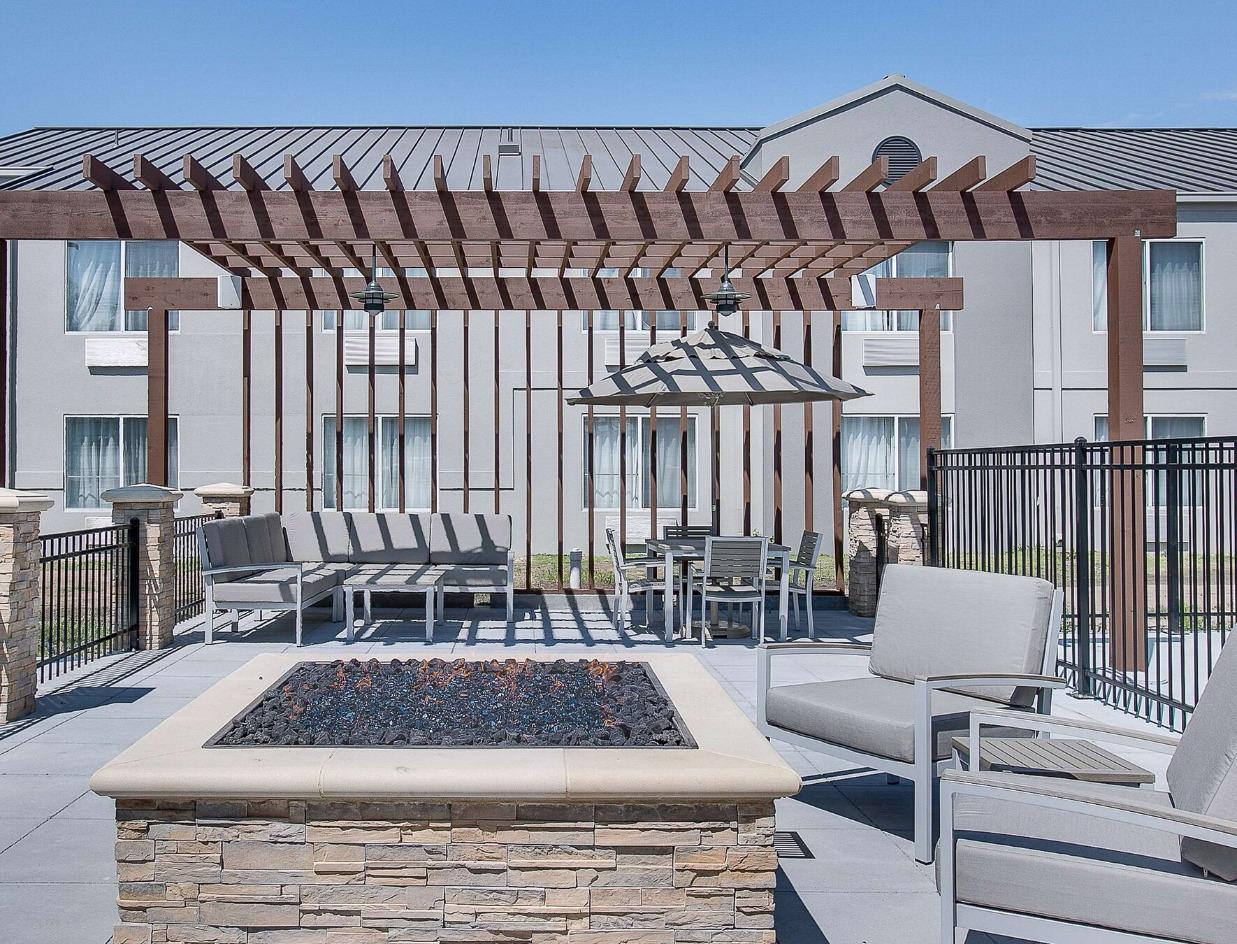 Country Inn & Suites By Radisson, Wichita East, Ks Dış mekan fotoğraf