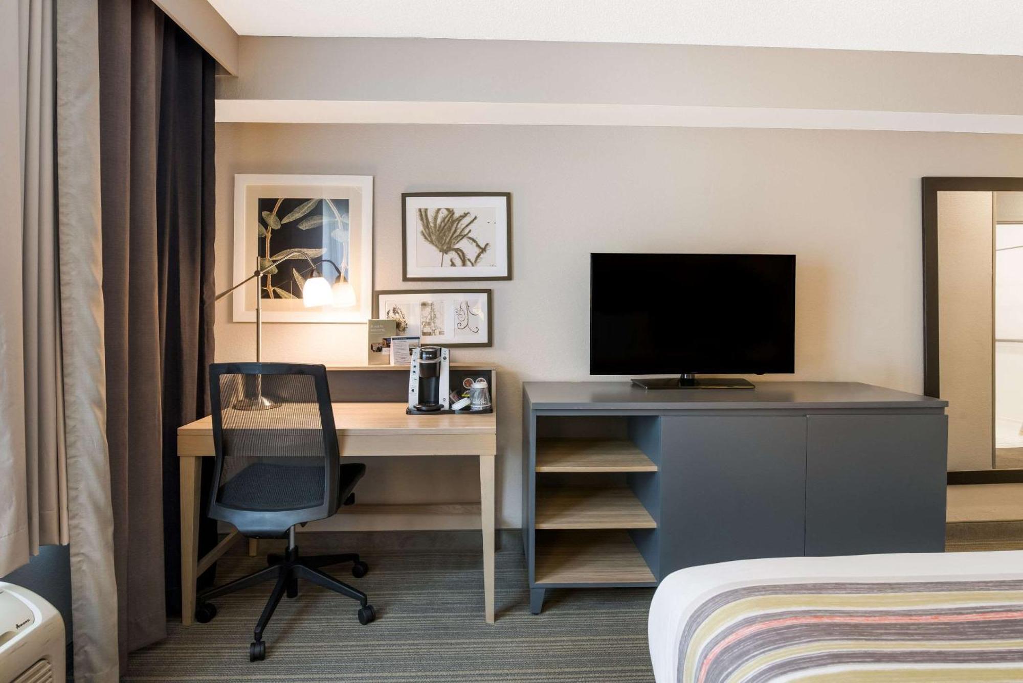Country Inn & Suites By Radisson, Wichita East, Ks Dış mekan fotoğraf