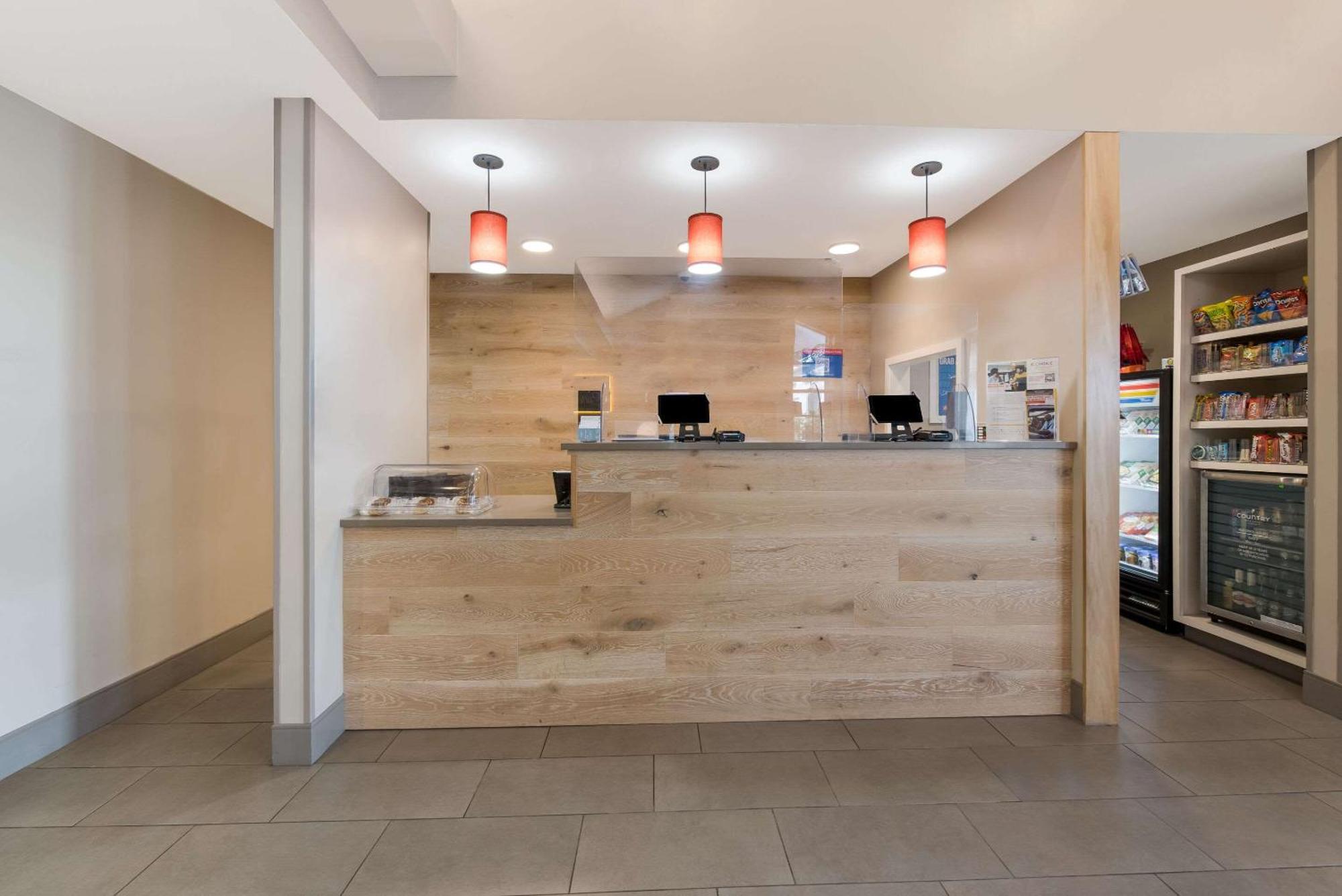 Country Inn & Suites By Radisson, Wichita East, Ks Dış mekan fotoğraf